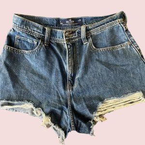 HOLLISTER SIZE 7 ULTRA HIGH RISE VINTAGE DENIM SHORTS